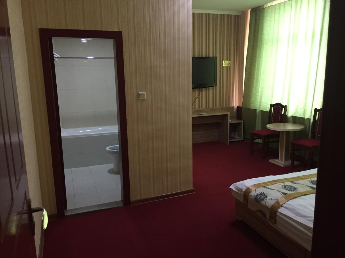 Zolotoi Drakon Hotel アルマトイ エクステリア 写真