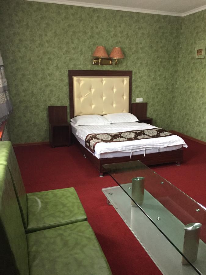 Zolotoi Drakon Hotel アルマトイ エクステリア 写真